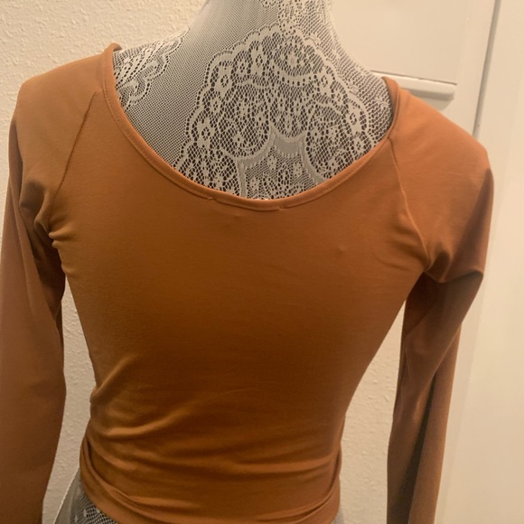 Long Sleeve Coder-Orange Crop Top - Picture 4 of 4